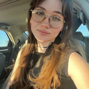 Meet your Posher, Alivia